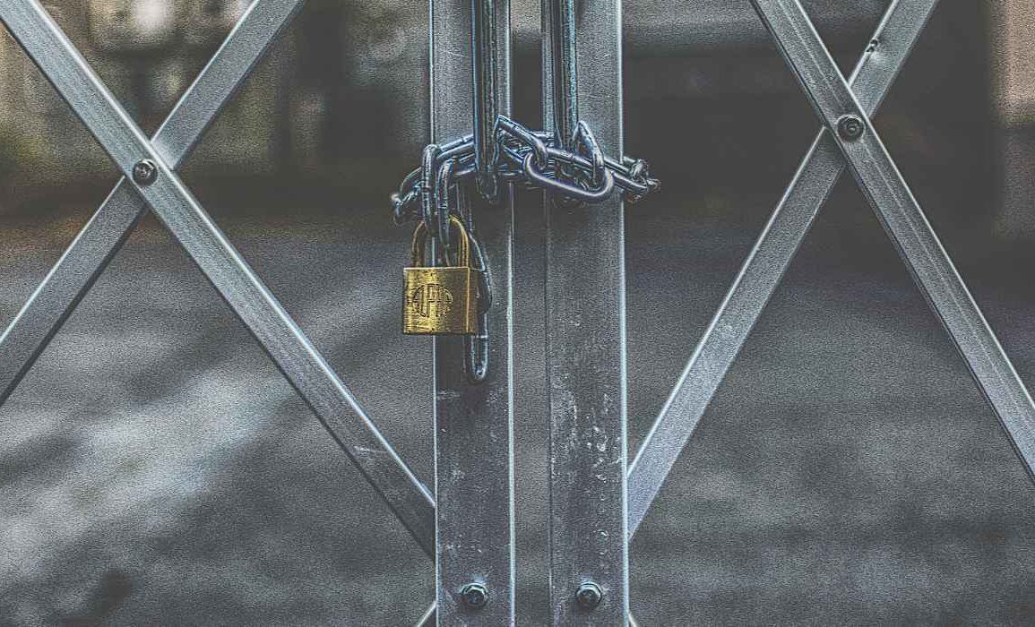 Jak zabezpieczyć pdf przed kopiowaniem, edycją, drukowaniem? 1 kłódka na brame