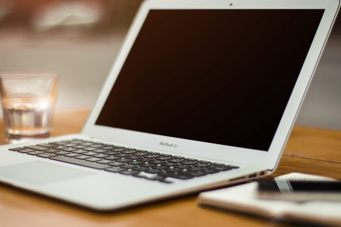 Zalety certyfikatów SSL 1 komputer macbook air